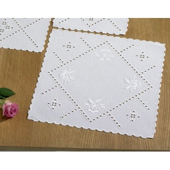 Kit de Hardanger Sobremantel Rosas Blancas Permin 10-5840