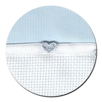 Babero Piqué con Aplicación Corazones BMRicami BV576 para bordar a punto de cruz cross stitch baby bib