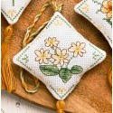 Kit Punto de Cruz Decoración de Primavera: Flores Amarillas Anchor Spring Decorations Yellow AKE0027-00002 cross stitch kit